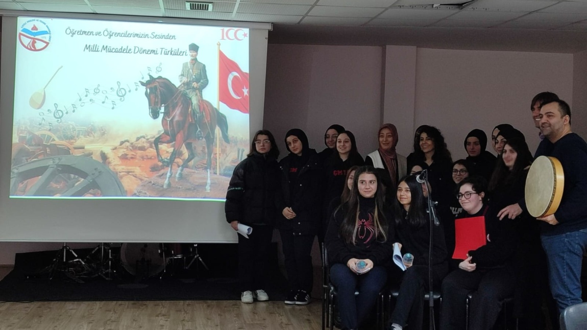 Cumhuriyetimizin 100.yılı ve dönem sonu etkinlikleri kapsamında Öğretmen ve Öğrencilerimizin sesinden Milli Mücadele Dönemi Türküleri programı düzenlendi.