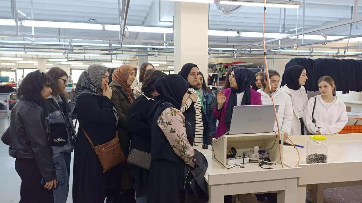 Moda Tasarım Teknolojileri Alanı Trabzon Arsin Carmen Tekstil Fabrika Gezisi Düzenlendi
